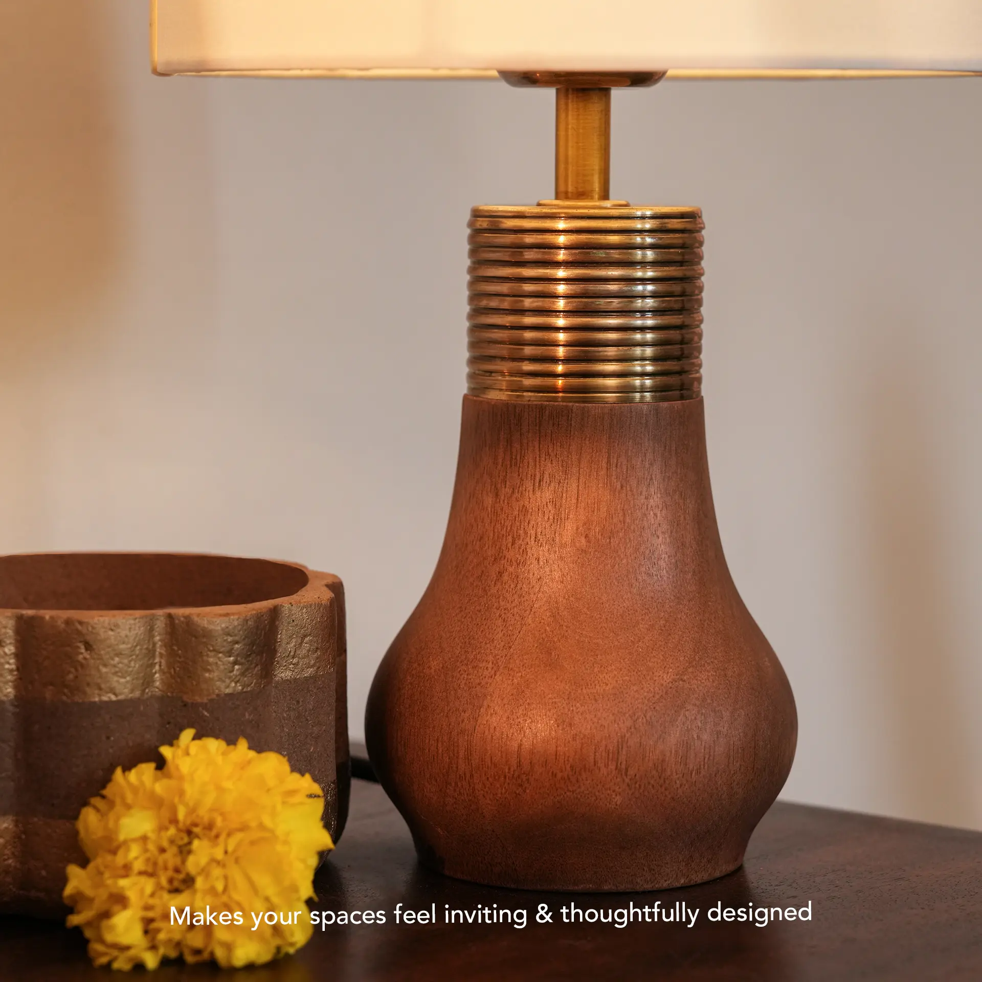Cottage Wooden Ribbed Lamp With Shade - Image 4