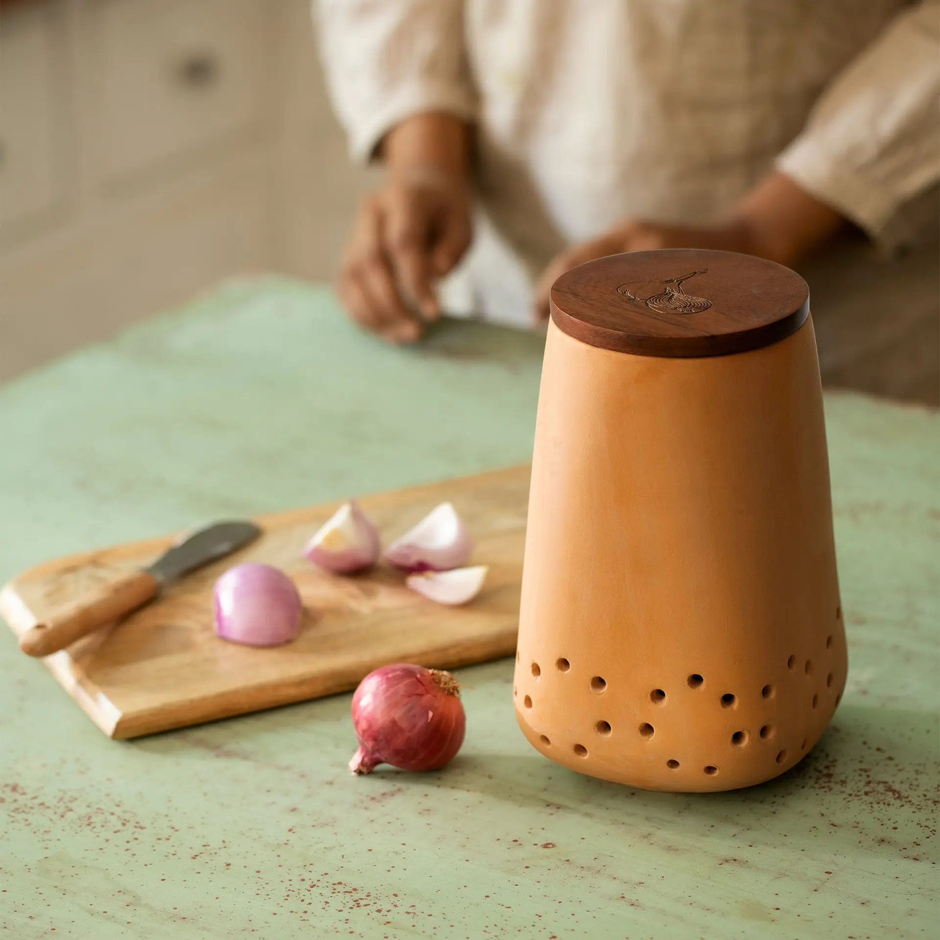 Dhara Terracotta Onion Storage Jar with Wooden Lid - Image 4