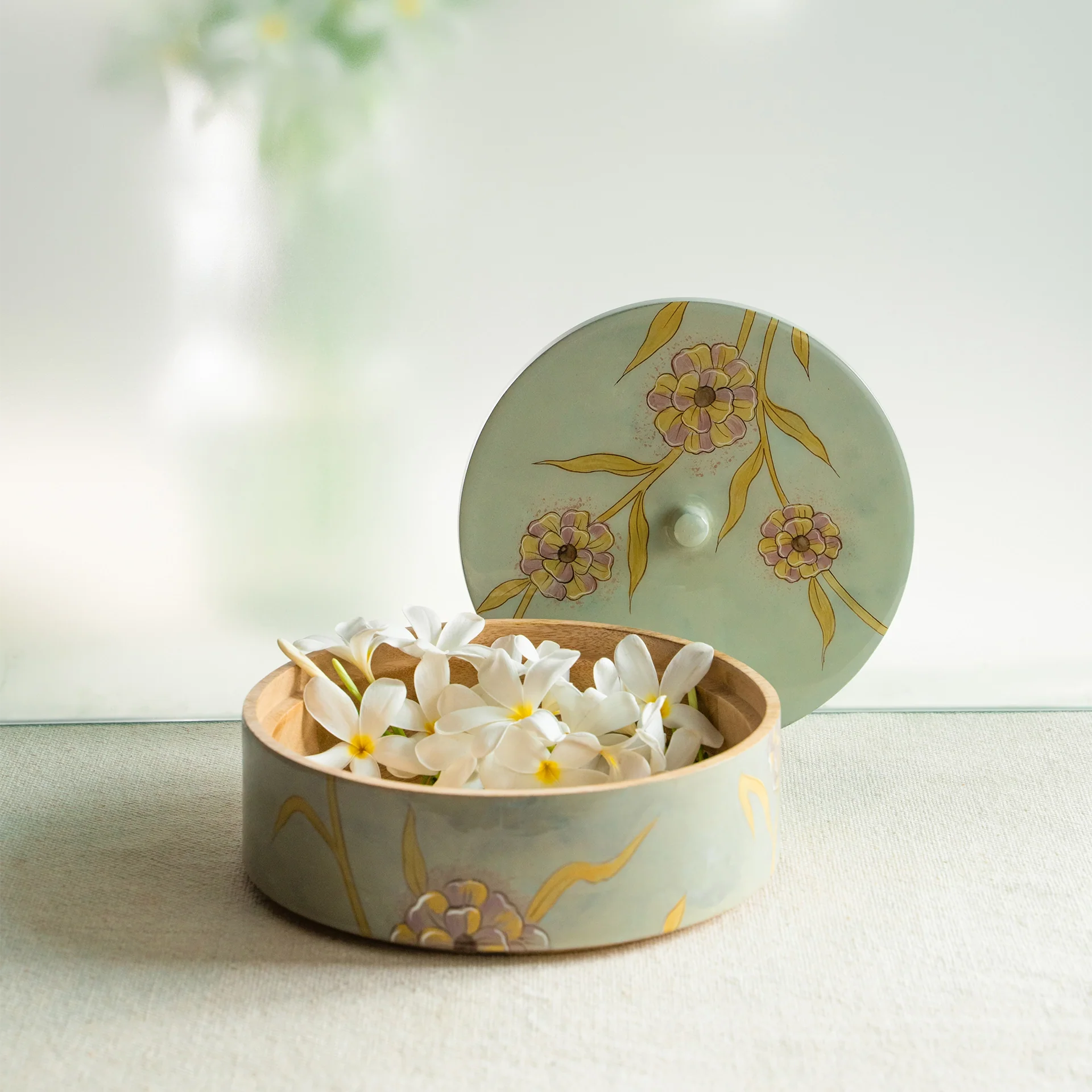 Forever Blooms Serving Bowl with Lid - Image 4