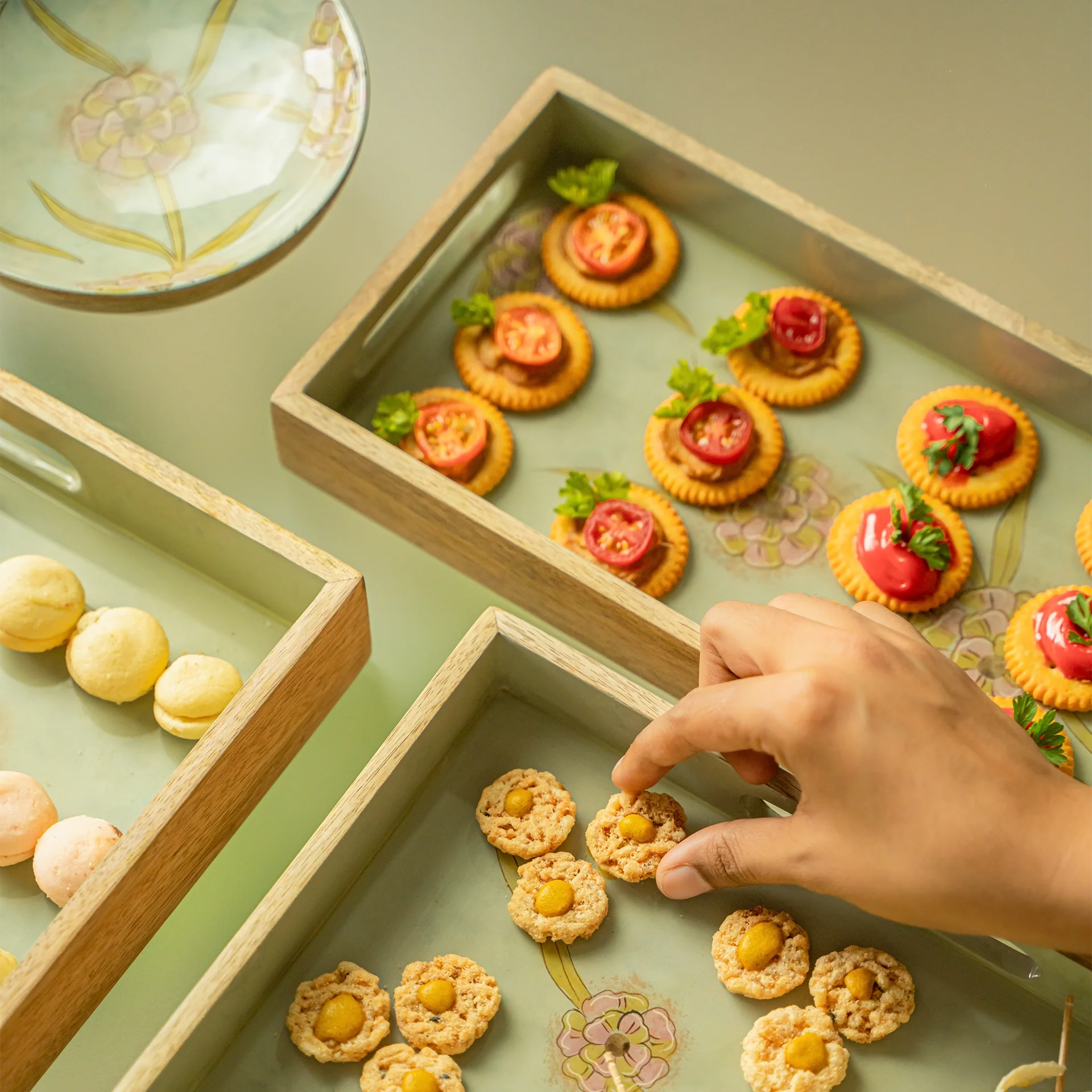 Forever Blooms Tray Set of 3 - Image 4