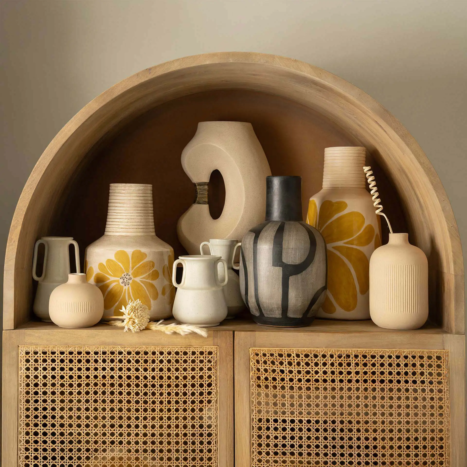 In Spring Terracotta Vase - Black (Short) - Image 5