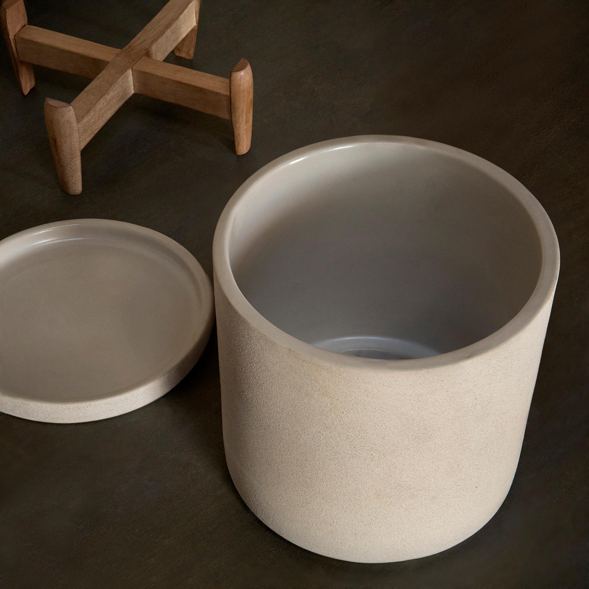 Ljo Ceramic Planter with Stand - Image 3